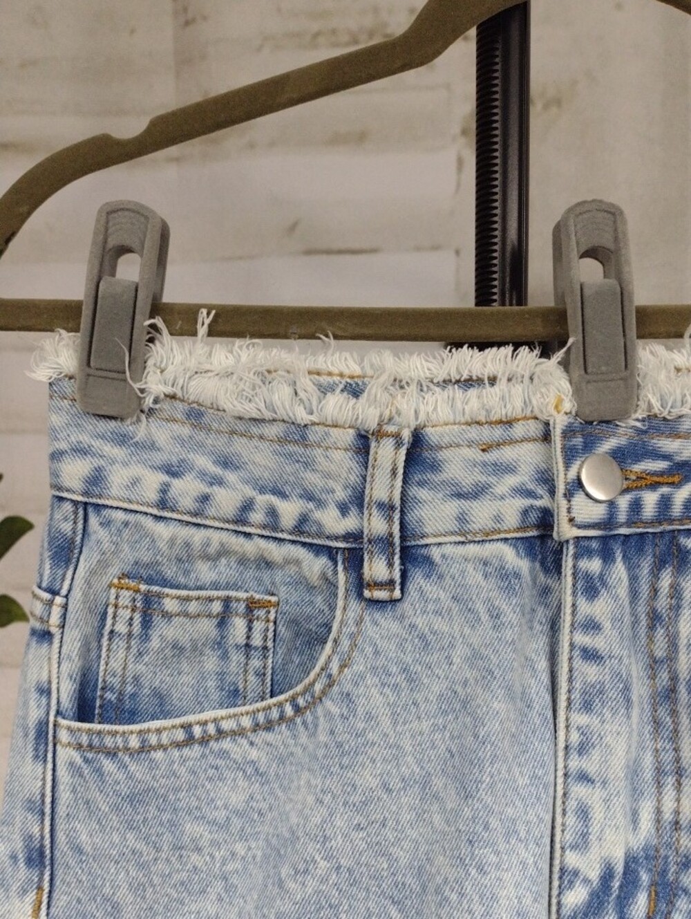 High-Waist Wide Leg Women’s Jeans - Light Blue Size S/28 - Picture 4 of 6